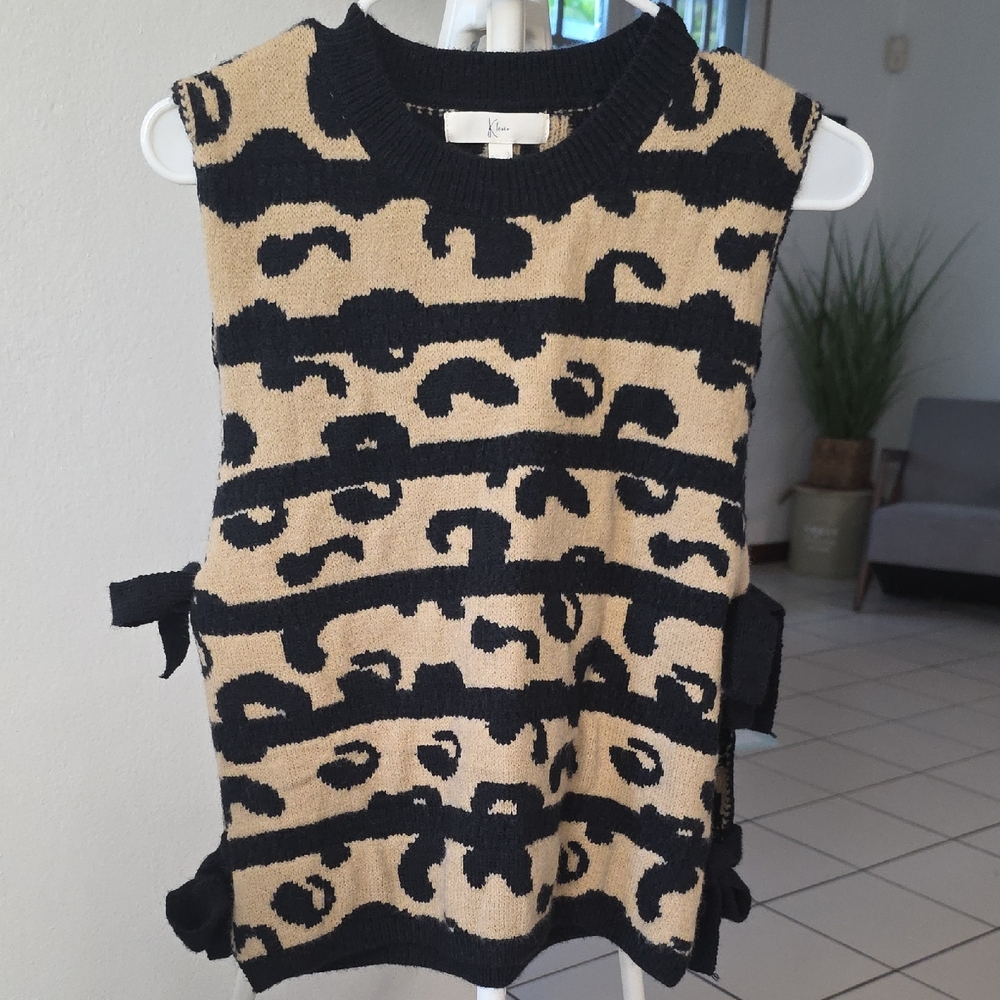 Stylish Black and Tan Patterned Sweater Vest